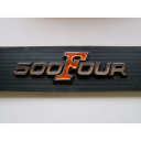 Carter lateraux - Embleme 500 Four - logo