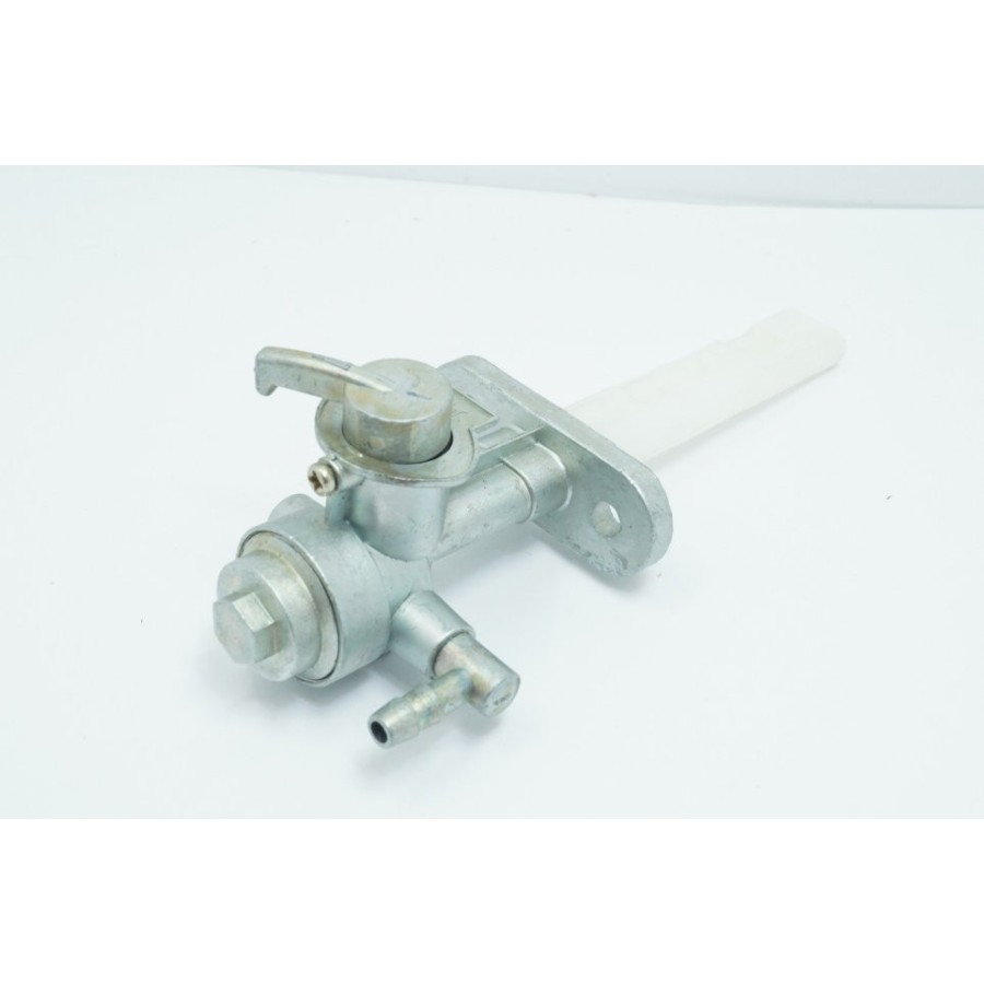 Service Moto Pieces|Robinet - reservoir essence - 44300-45372 - GR/GS/GSX 400-550-650-1100.....|04 - robinet|78,50 €